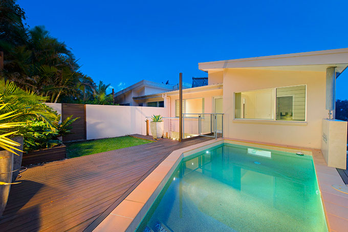 Matthew Flinders Drive Duplex Residence designed by Robert Snow Architect